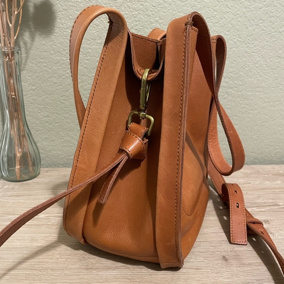 Madewell The Sydney Shoulder Bag - Picture 4 of 8